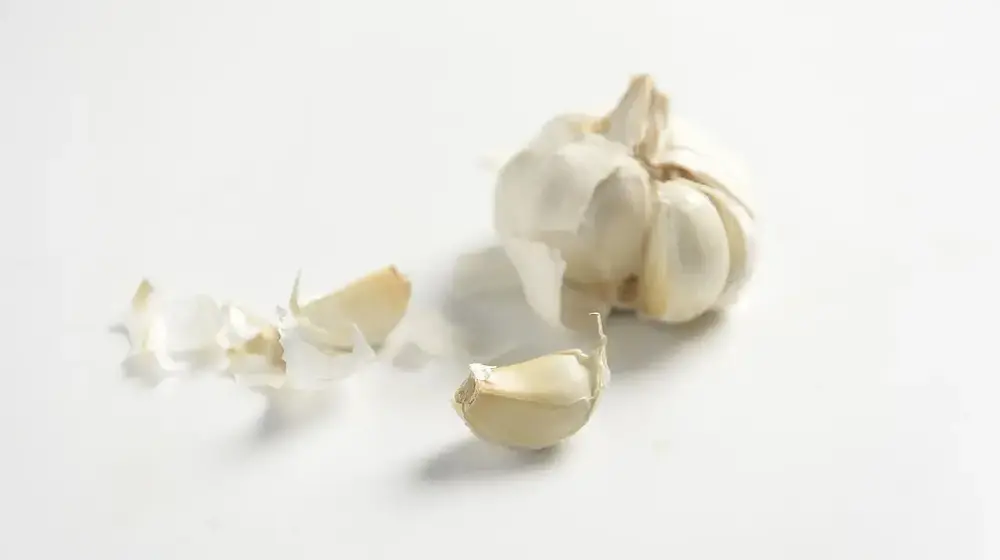 Jakie produkty spożywcze warto unikać dla zdrowia układu moczowego?