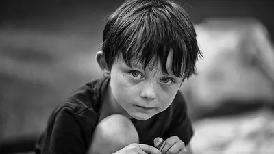 Adopcja a biologiczna rodzina dziecka – kontakt możliwy?