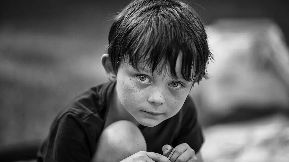 Adopcja a biologiczna rodzina dziecka – kontakt możliwy?