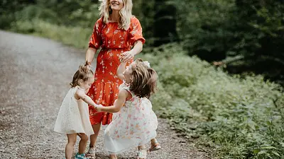 Jak wygląda adopcja przez macochę lub ojczyma? Odkryj jej piękno