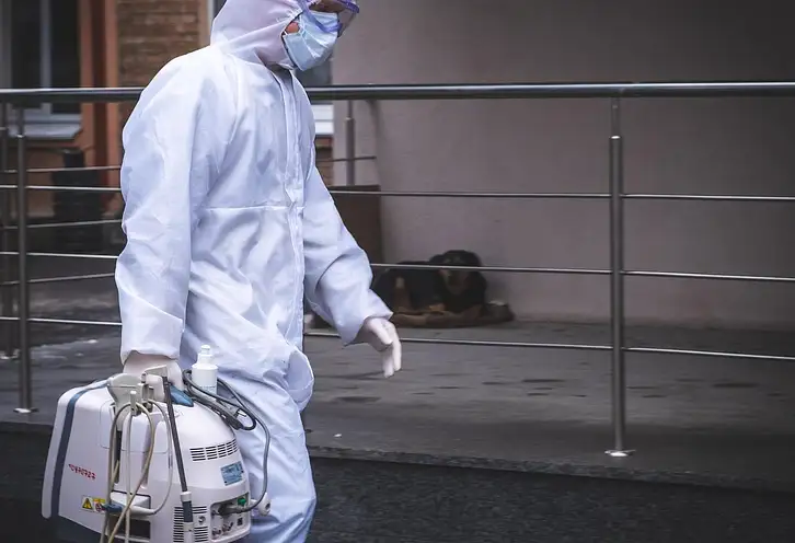 Jak wygląda transport sprzętu medycznego do domu? — kluczowe