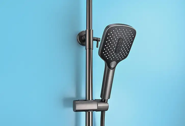 Jaki taboret pod prysznic dla seniora wybrać? Bezpieczne opc