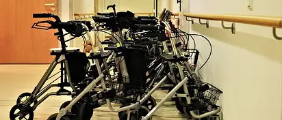 Chodzik dla osoby po udarze – sprawdzony wybór dla zdrowia