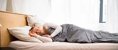 Materac bąbelkowy czy rurowy – który wybór przyniesie ulgę?