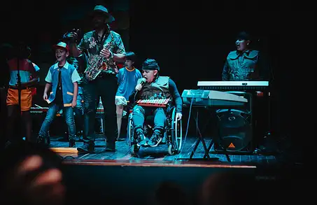 Jak wybrać wózek inwalidzki dla dziecka? Bezstresowe zakupy!