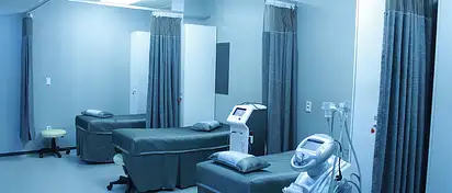 Sprzęt dla osoby leżącej – odkryj niezbędne akcesoria