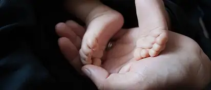 Duchowa adopcja dziecka poczętego to piękny gest miłości