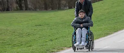 Wózek inwalidzki na NFZ – zyskaj potrzebne dofinansowanie