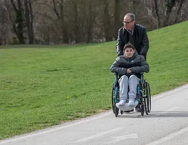 Wózek inwalidzki na NFZ – zyskaj potrzebne dofinansowanie