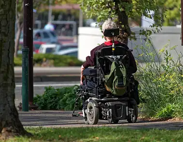 Czym się różni wózek aktywny od standardowego? — praktyczne 